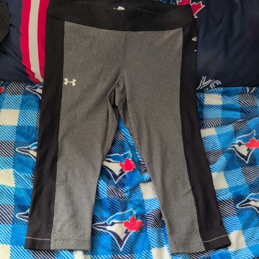 UNDER ARMOUR/ BLUE JAYS CAPRI TIGHTS